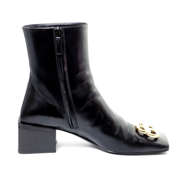 楽天市場】BALENCIAGA バレンシアガ レザー BB スクエア トゥ ショート