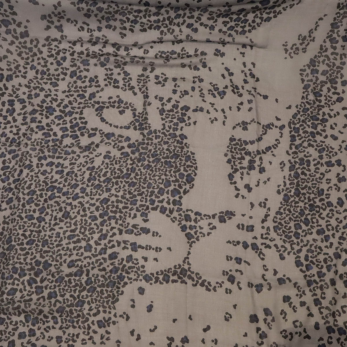 Cartier レオパード柄 シルクハンカチ Cartier レオパード柄 シルク