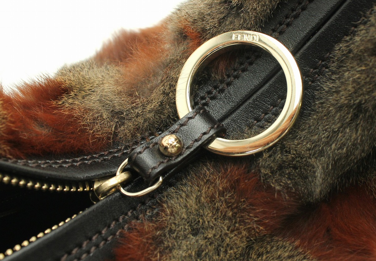新品‼️ FENDI フェンディ ラビットファー ミンク ビッグロゴ ブローチ