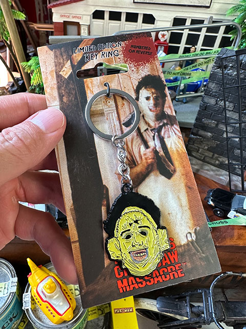 楽天市場】映画 悪魔のいけにえ レザーフェイス メタルキーホルダー