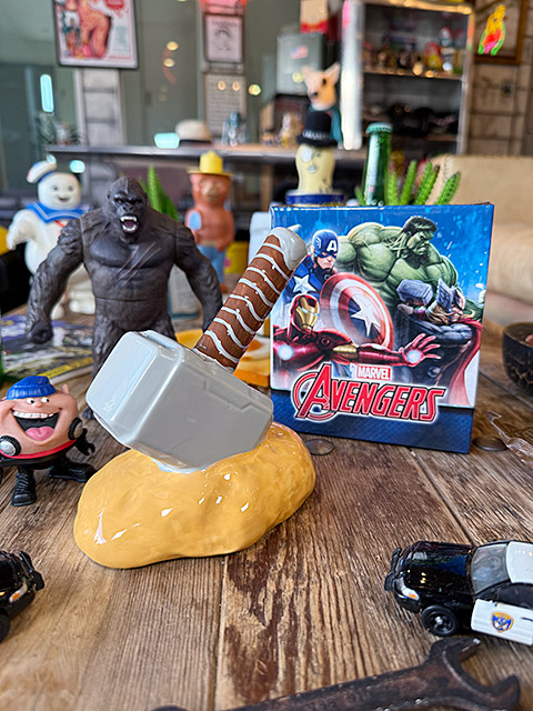 楽天市場】マーベル アベンジャーズ ムジョルニア 貯金箱 ソー