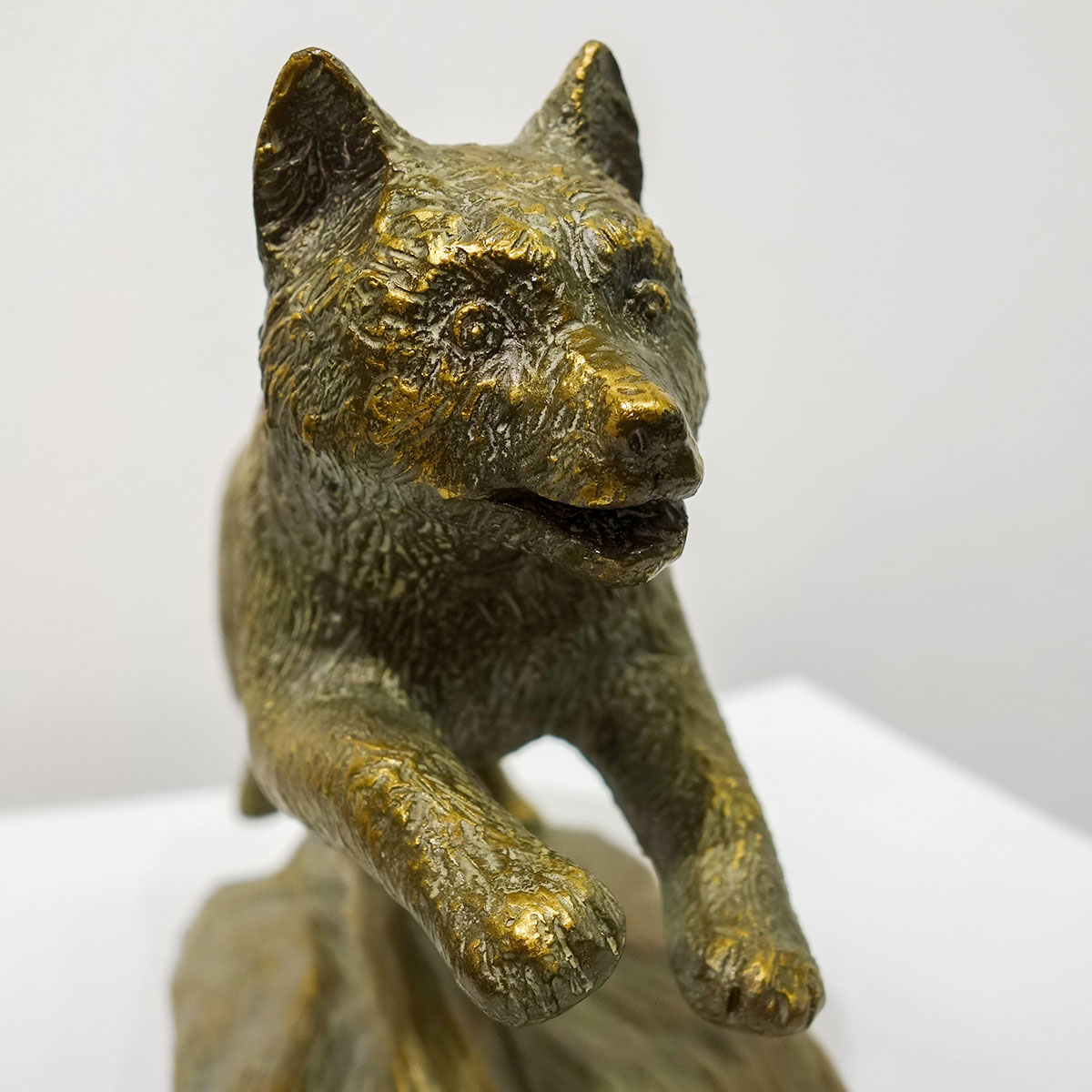 楽天市場】彫刻 富永直樹 「春風に駆ける」 犬の彫刻 ブロンズ像 銅像