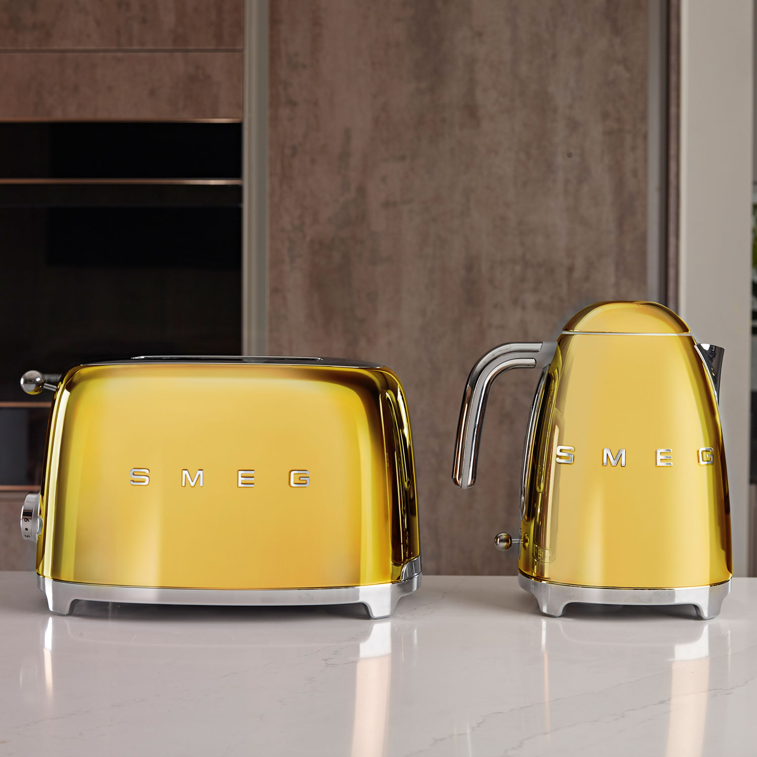 楽天市場】（日本正規販売店）SMEG 電気ケトル 1.7L【ゴールド】KLF03