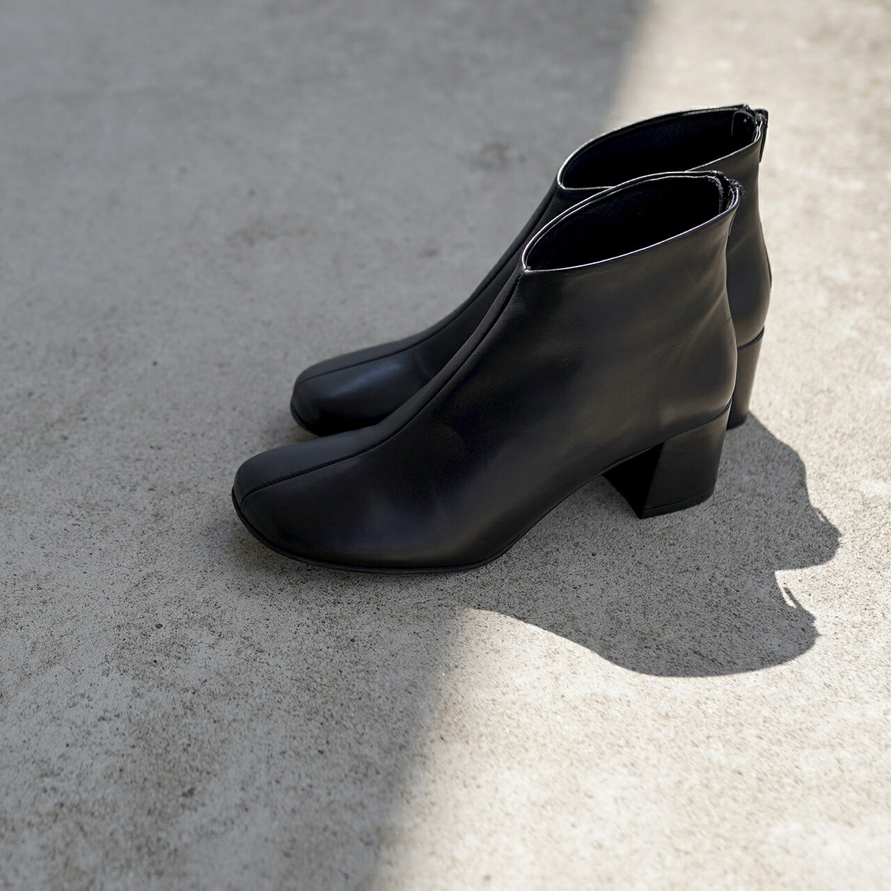 楽天市場】【SALE！20%OFF】モヒ MOHI スクエアトゥ レザーショート