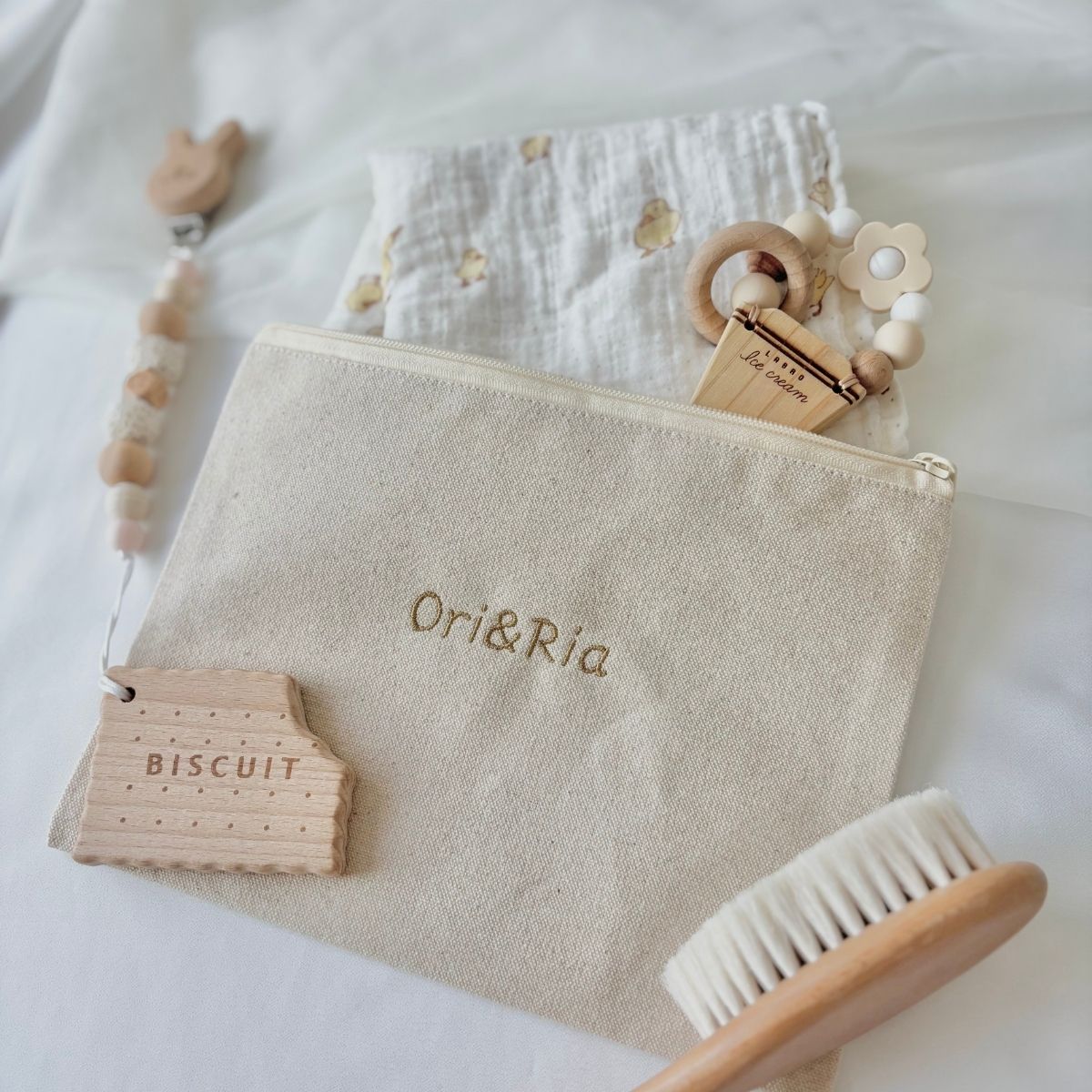 楽天市場】【名入れ刺繍】フラットポーチ ナチュラル 名入れ刺繍 名前