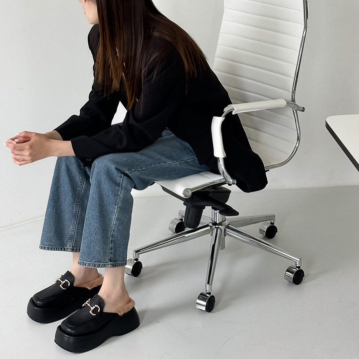 Dimmoire ディムモアール ファー×スタッズサンダル【Black】