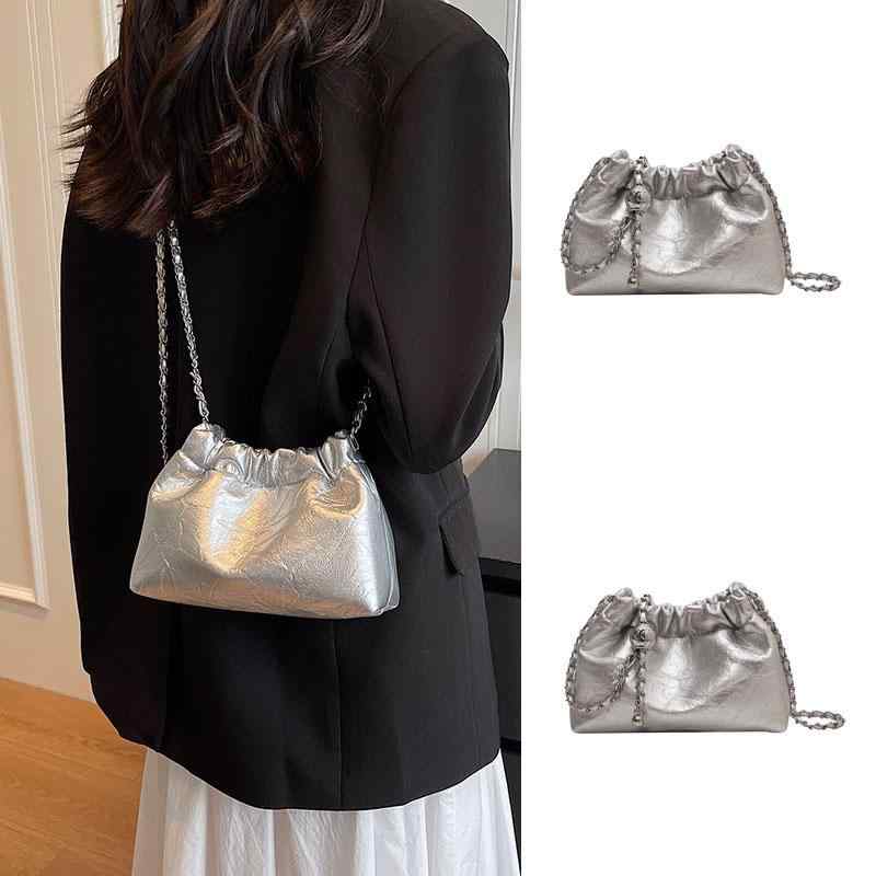 楽天市場】ショルダーバッグ 横長 シルバー ホワイト チェーン 小さめ