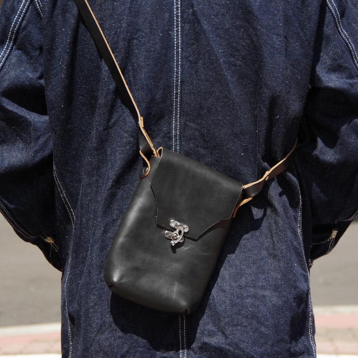 楽天市場】FERNAND LEATHER LATCH POUCH フェルナンドレザー ラッチ