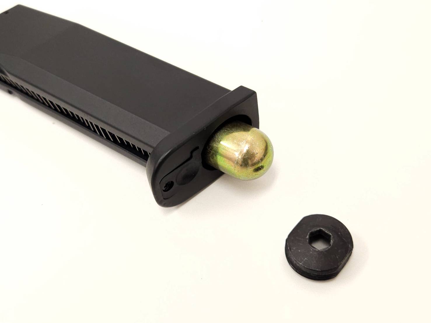 楽天市場】UMAREX CO2ブローバックハンドガン本体 H&K USP HK Licensed