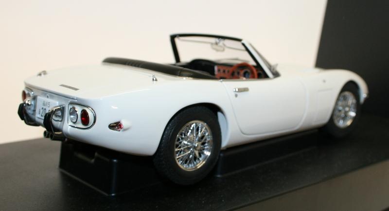 楽天市場】ミニカー 1/18 Autoart トヨタ2000GT 007は二度死ぬ 007