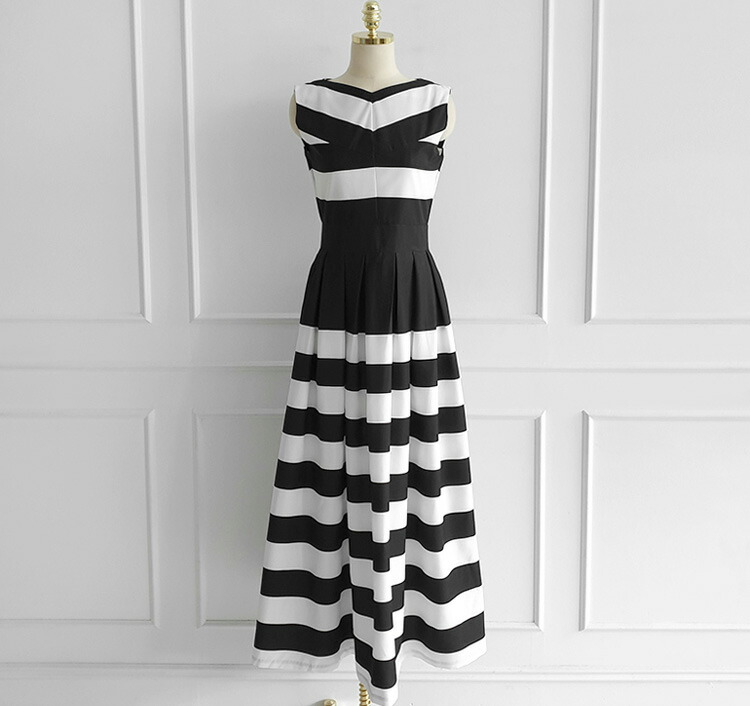 楽天市場】ボーダー柄ワンピース ノースリーブ 白黒 バイカラー