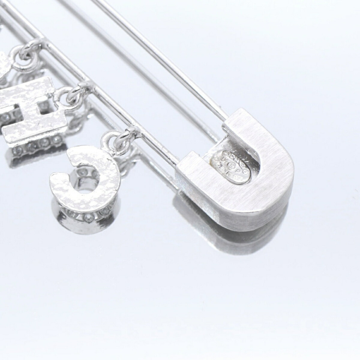 楽天市場】【ギフト品質】シャネル CHANEL ロゴ 安全ピン ブローチ