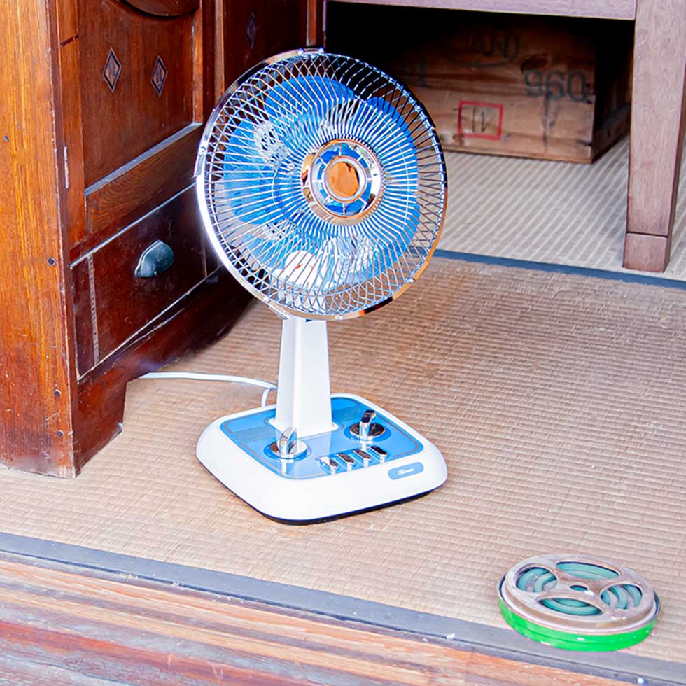 楽天市場】【メーカー公式】 25年製 コイズミ ミニ扇風機 扇風機