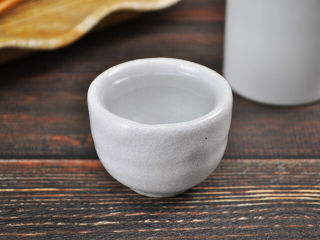楽天市場】【訳あり】 白釉 厚口 おちょこ 50cc お猪口 盃 日本酒 熱燗
