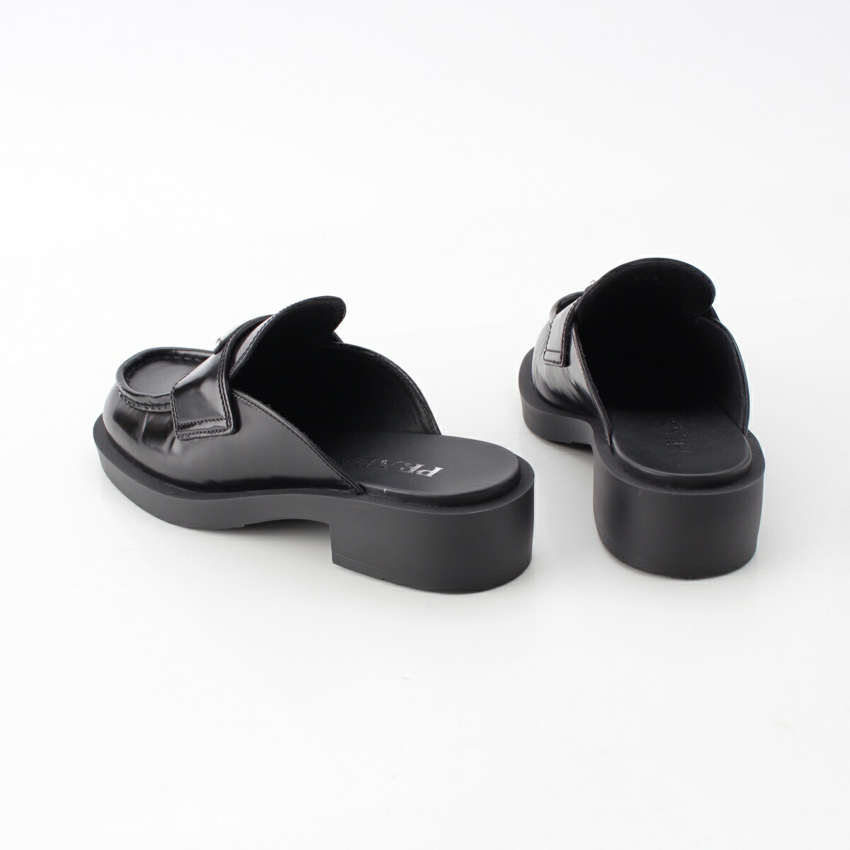 楽天市場】プラダ PRADA ブラッシュドレザー トライアングルロゴ