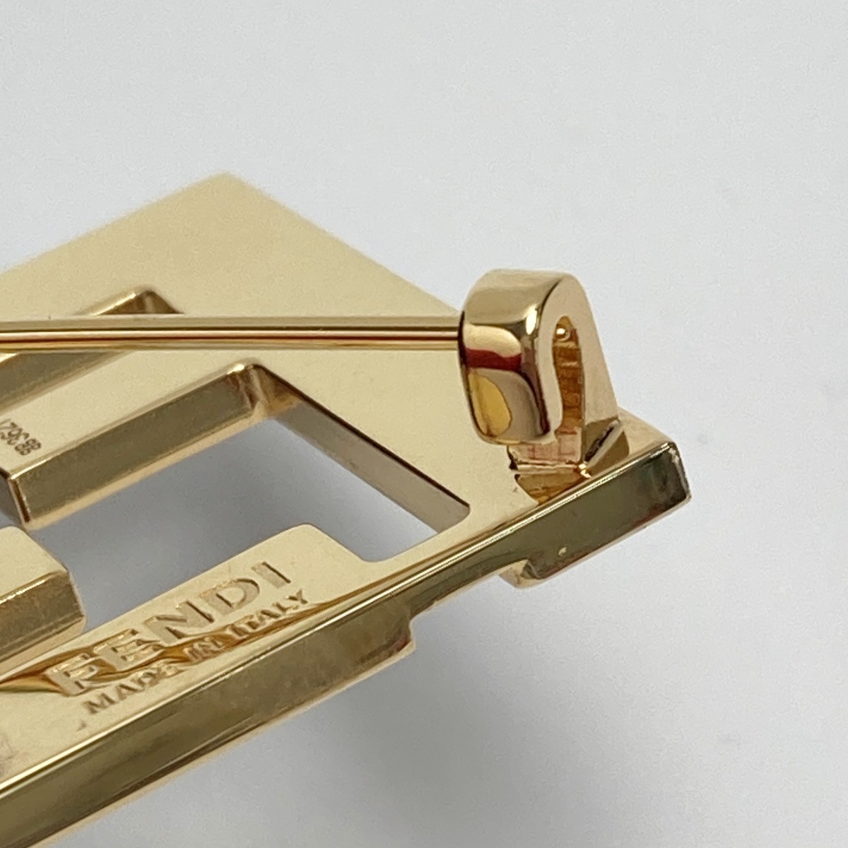 楽天市場】【中古】FENDI フェンディ フォーエバー FFロゴ ブローチ 2