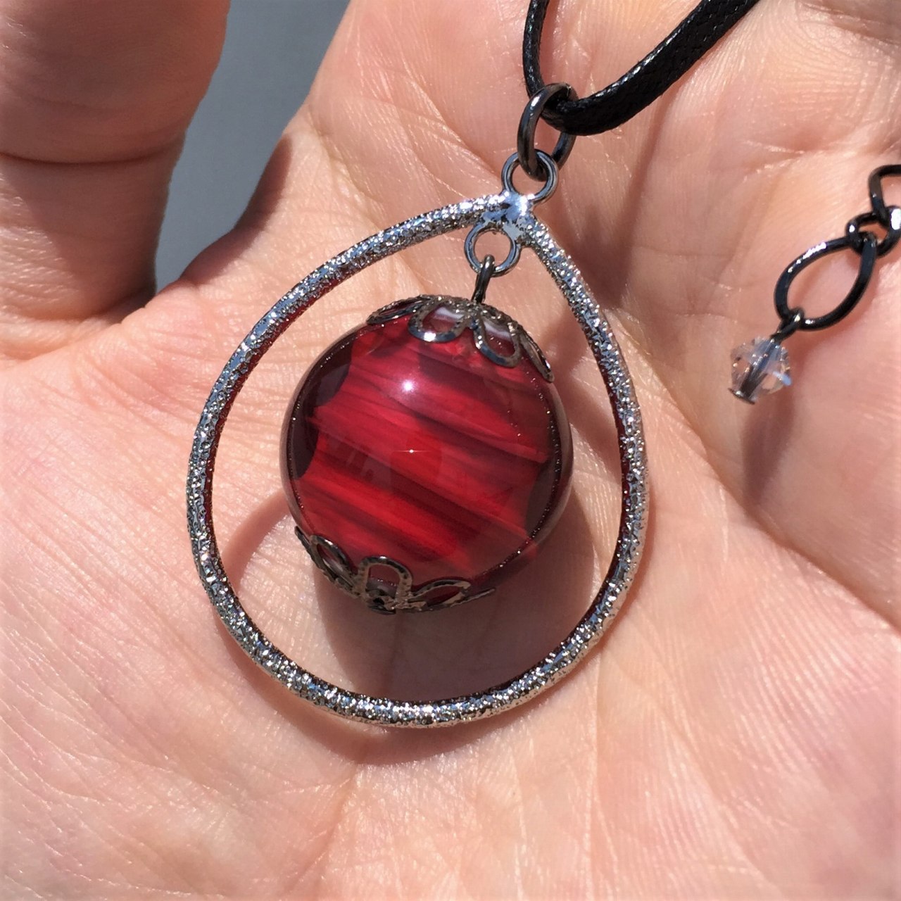 楽天市場】とんぼ玉 ネックレス ペンダント 雫 紐 コード 赤 レッド