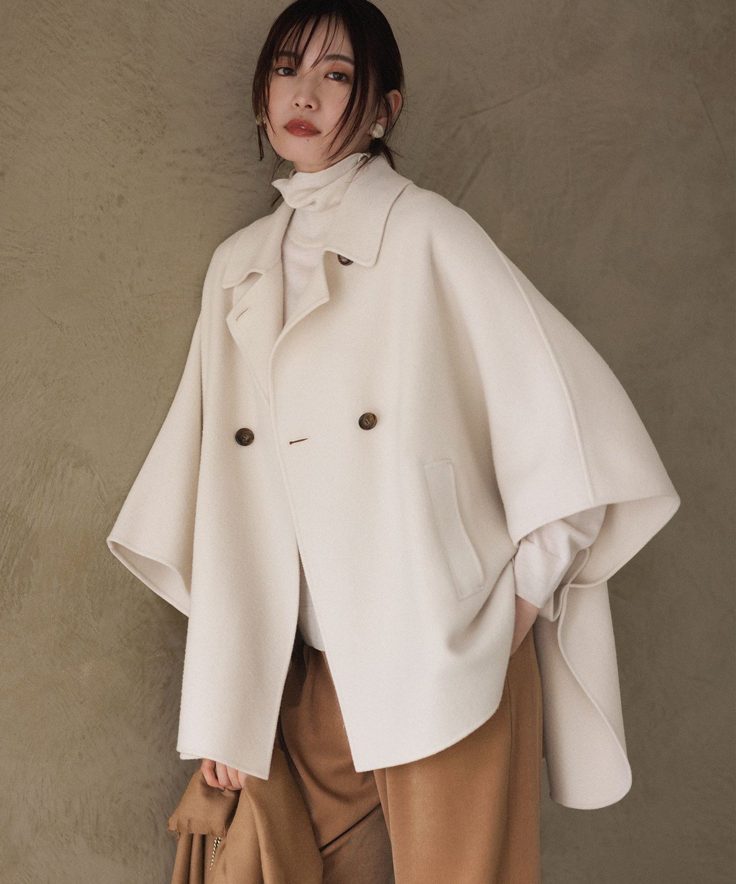23区｜【見上愛さん着用/Oggi12月号掲載】ウールライトリバー ポンチョ