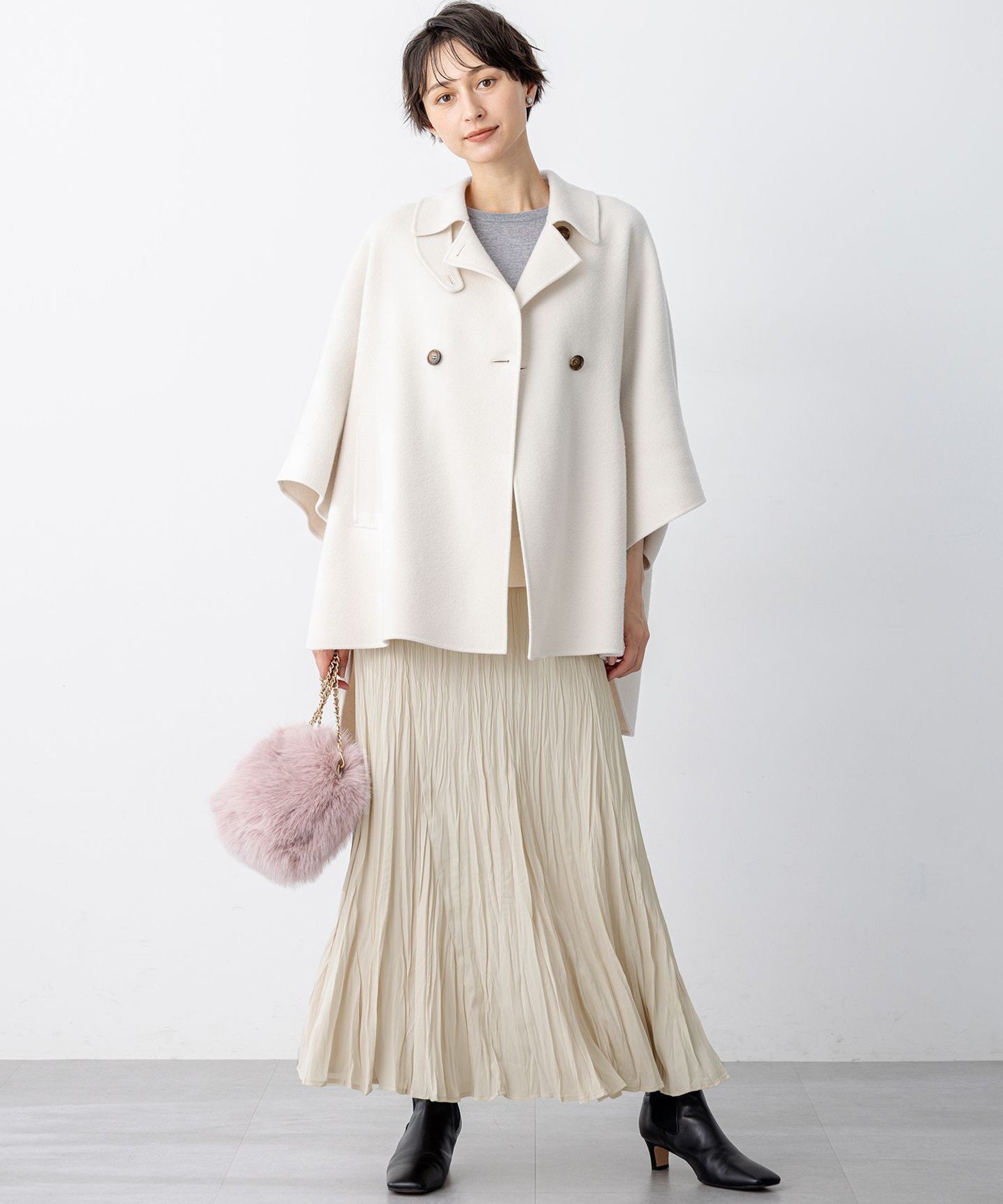 23区｜【見上愛さん着用/Oggi12月号掲載】ウールライトリバー ポンチョ