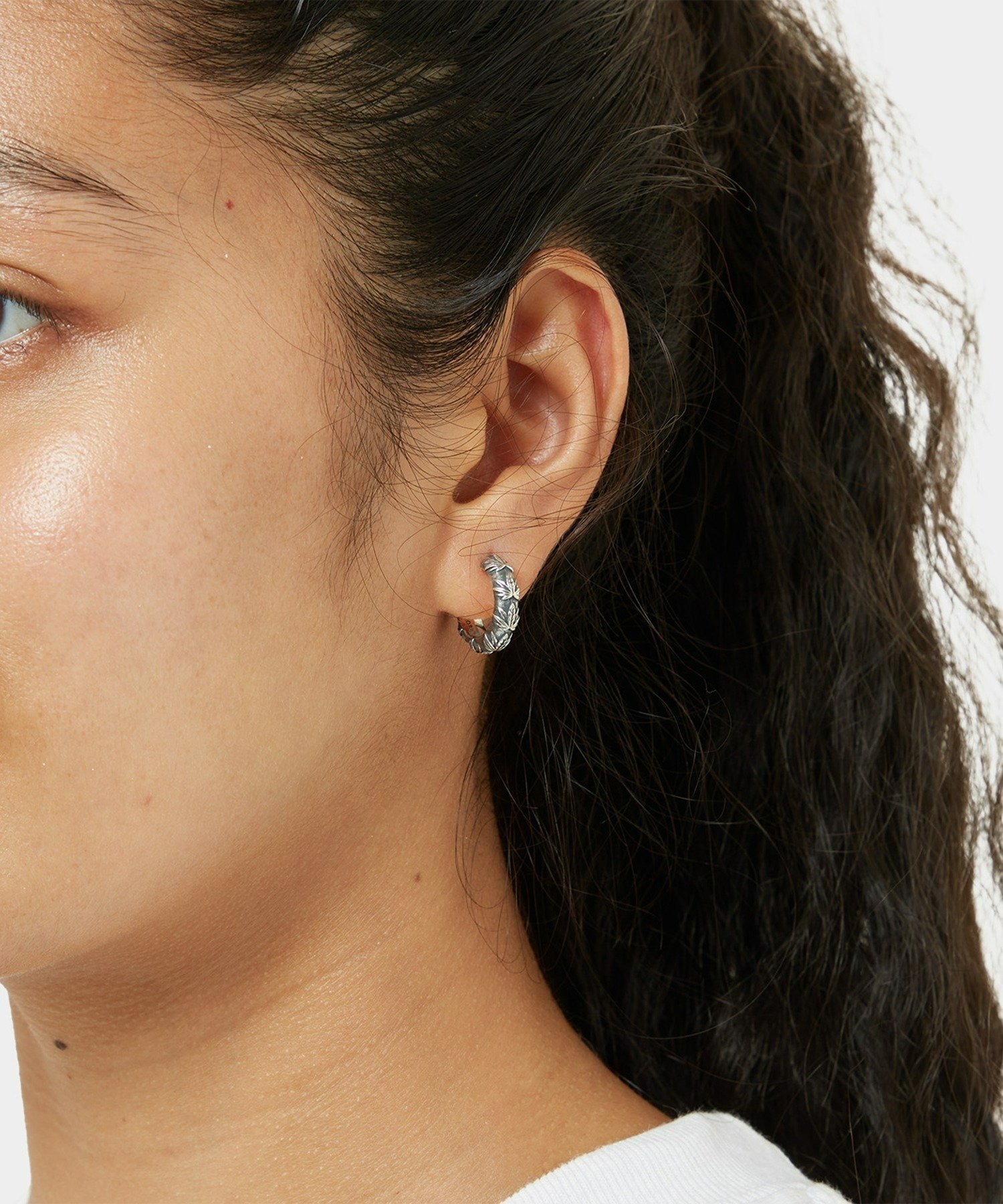 HUF シルバー フープピアス 葉模様 HUF シルバー フープピアス 葉模様