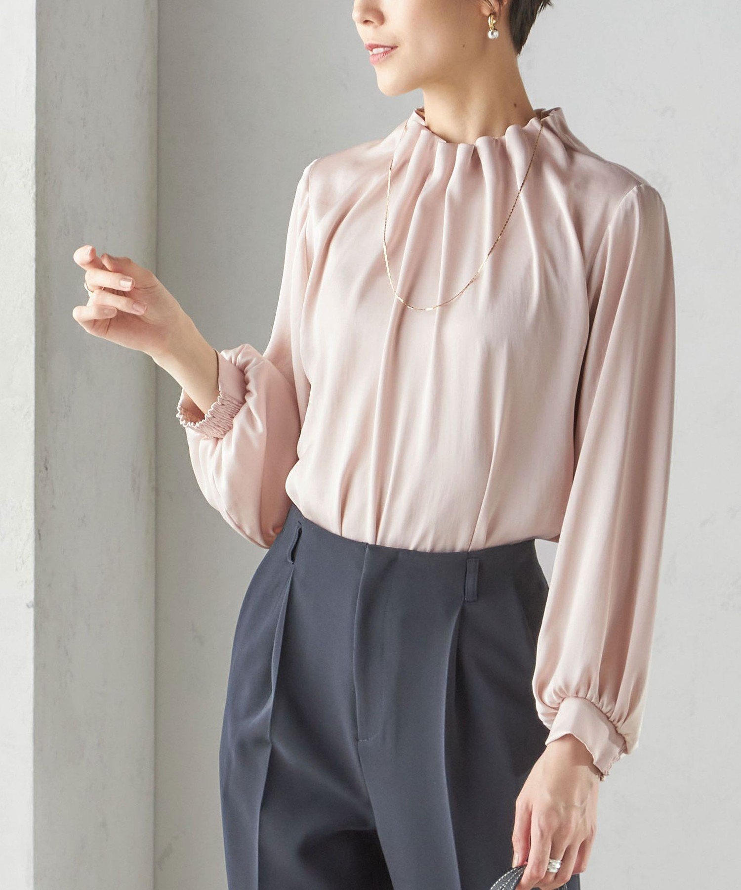 SHIPS ヴィンテージ サテン ネック ギャザー ブラウス SHIPS｜《一部追加予約》【一部WEB限定】<手洗い可能>ヴィンテージ