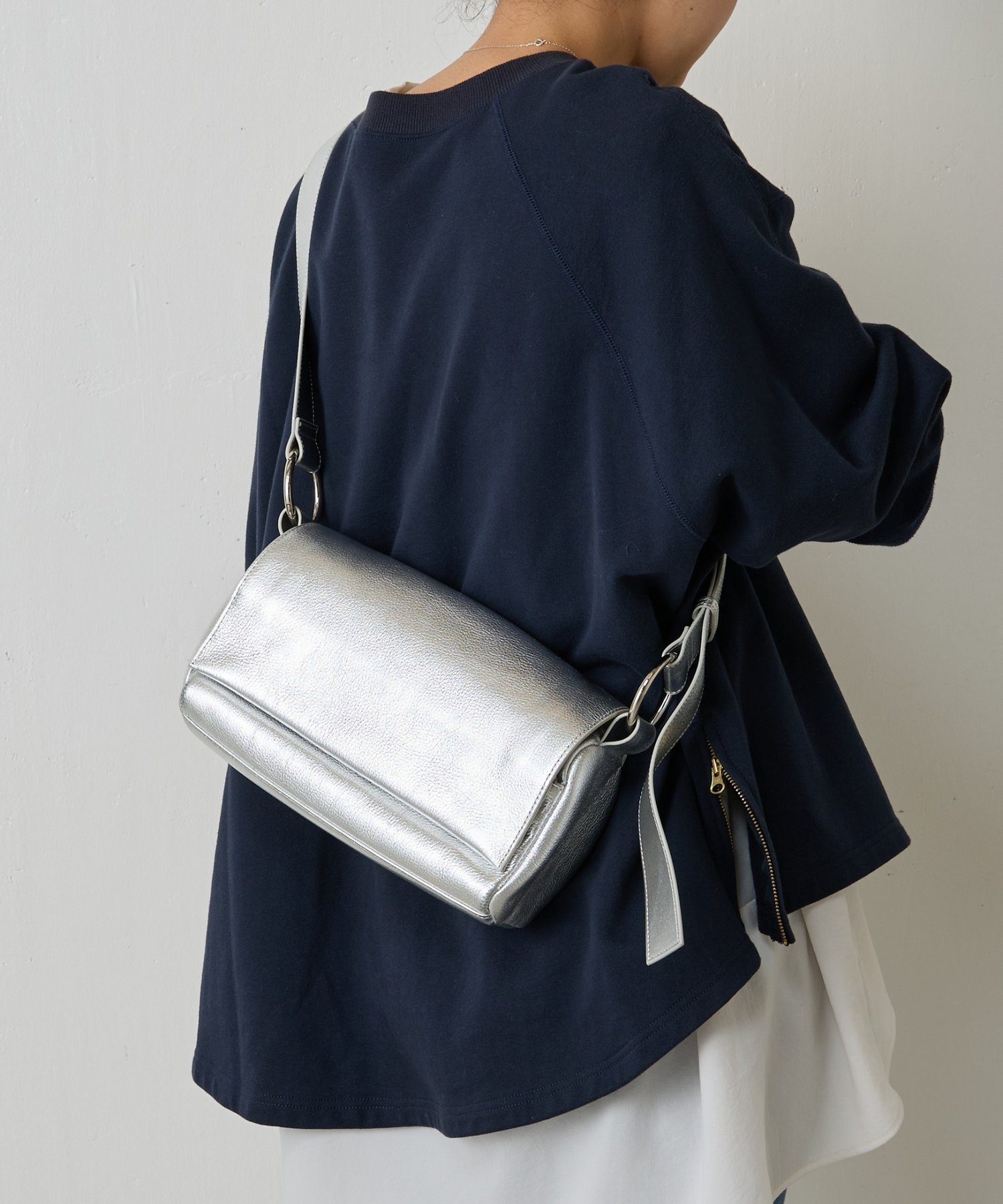 BEARDSLEY｜《本革》レザーボディバッグ | Rakuten Fashion(楽天