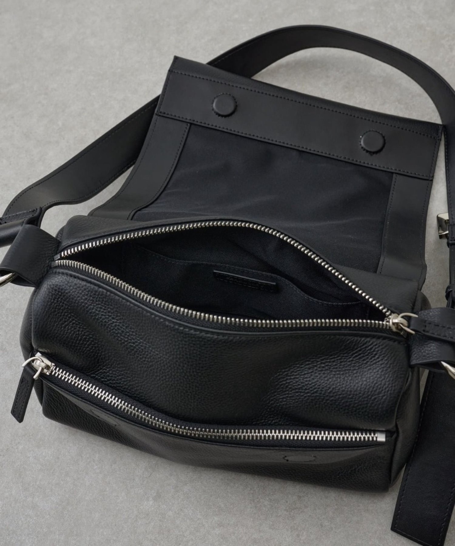 BEARDSLEY｜《本革》レザーボディバッグ | Rakuten Fashion(楽天