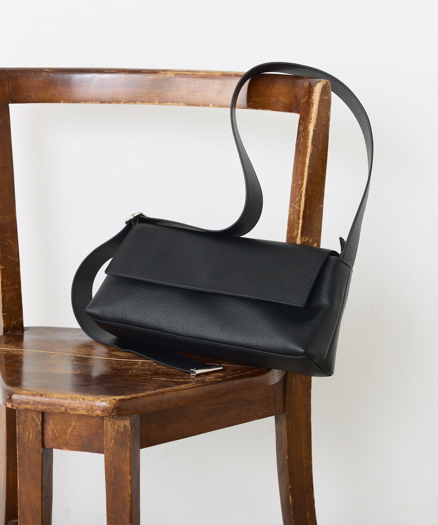 COLLAGE GALLARDAGALANTE｜【牛革/2WAY/500mlペットボトル収納可