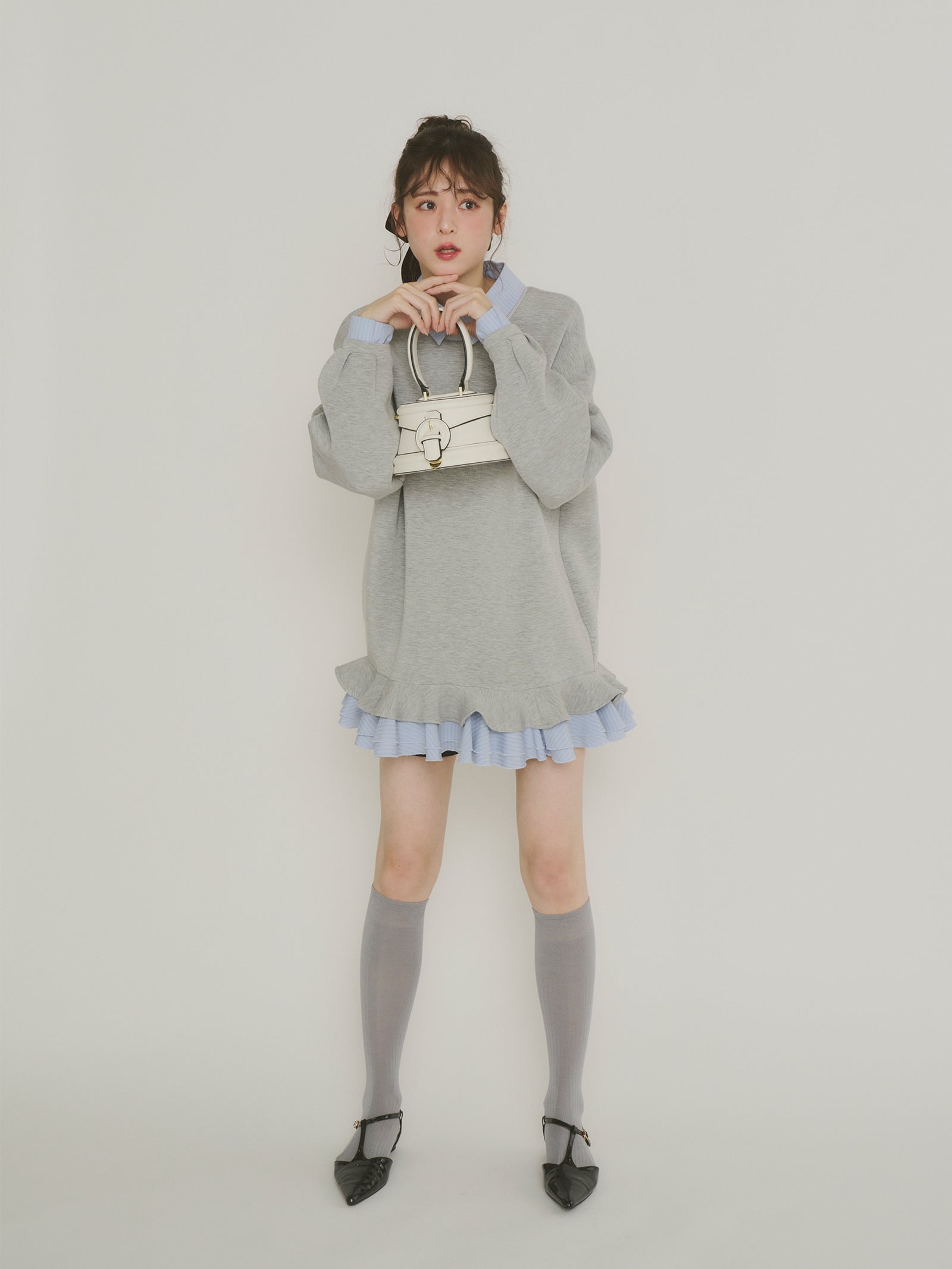 Olu.｜フリルレイヤードダンボールスウェット | Rakuten Fashion(楽天