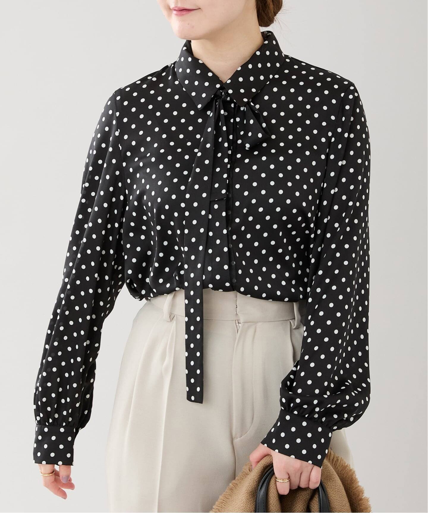 IENA｜《WEB限定/追加2》サテンドットタイ付ブラウス | Rakuten