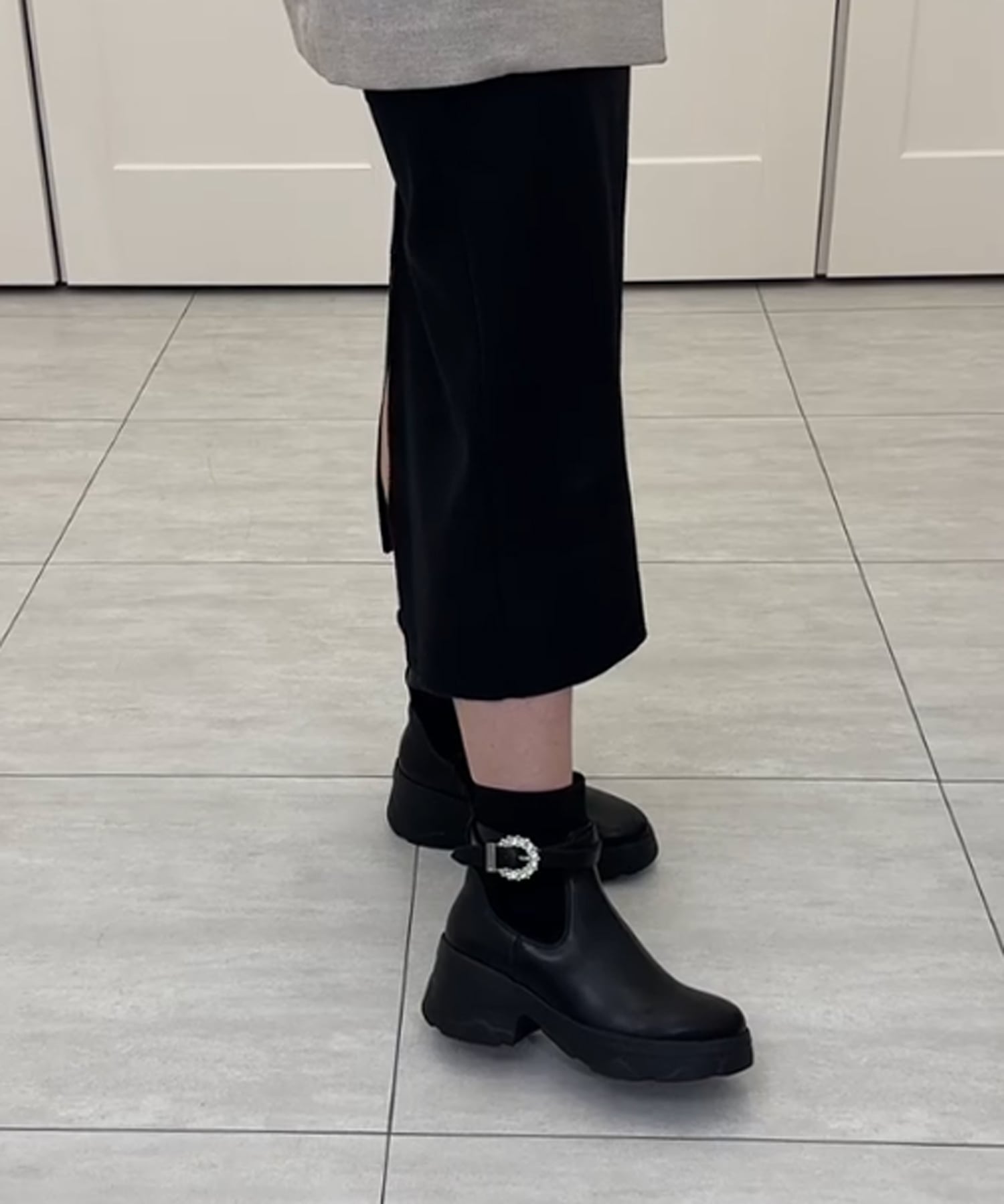 diana｜【軽量】クリスタルバックル ショートブーツ | Rakuten Fashion