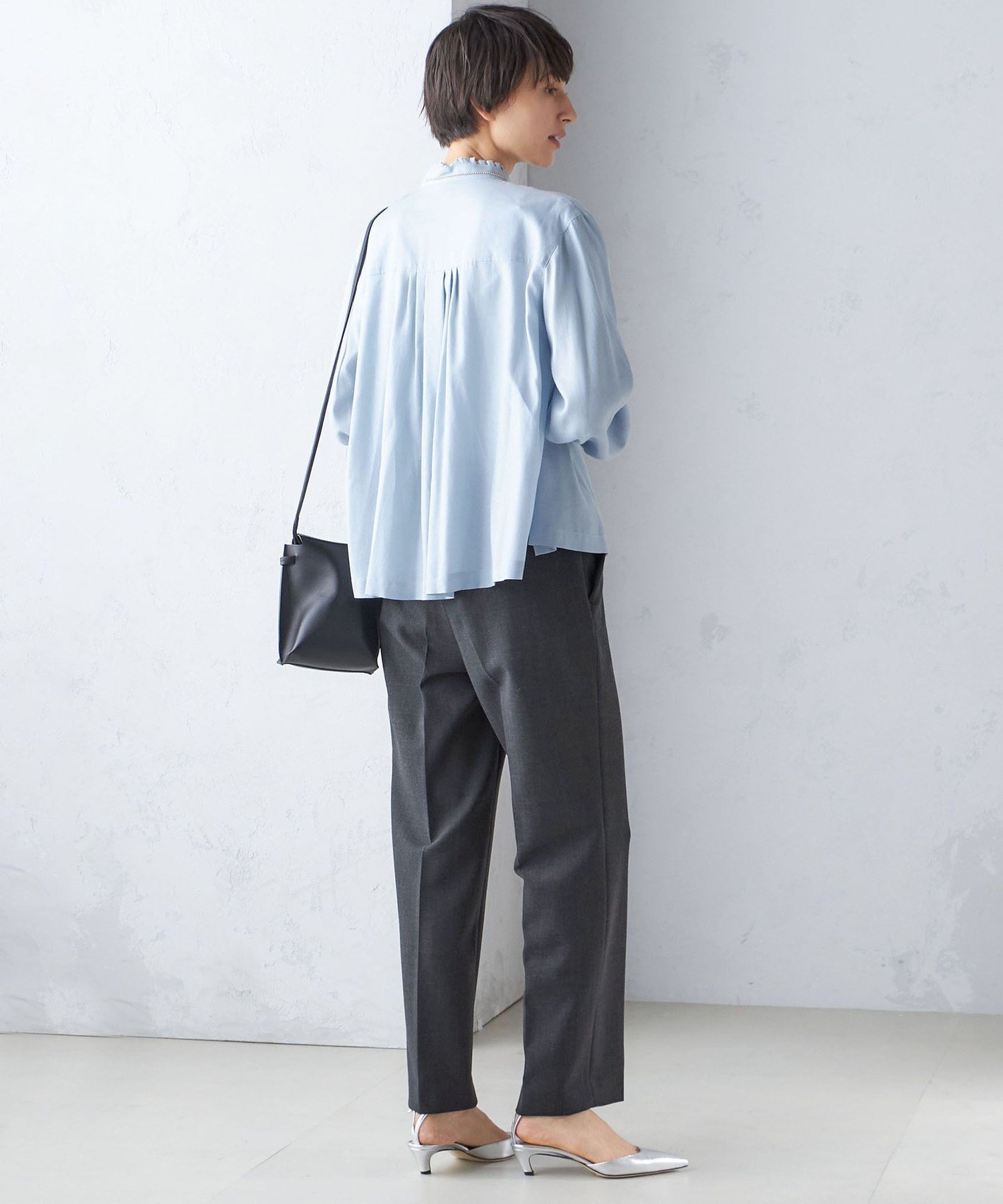 スキッパーネックフロントギャザーブラウス SHIPS｜<手洗い可能>フリル ネック フロント ギャザー ブラウス