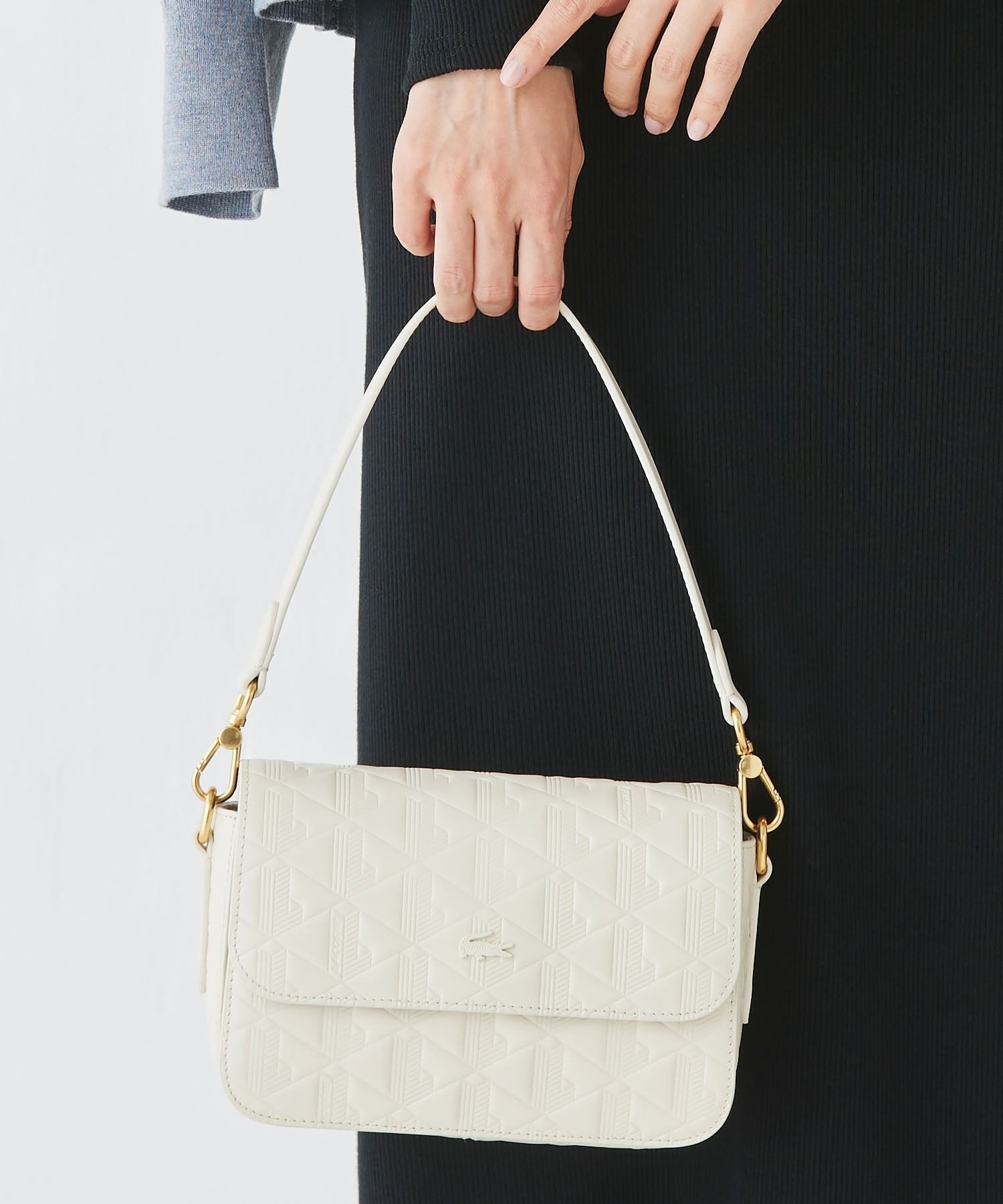 LACOSTE｜マヘキ レザーメッセンジャーバッグ / ショルダーバッグ