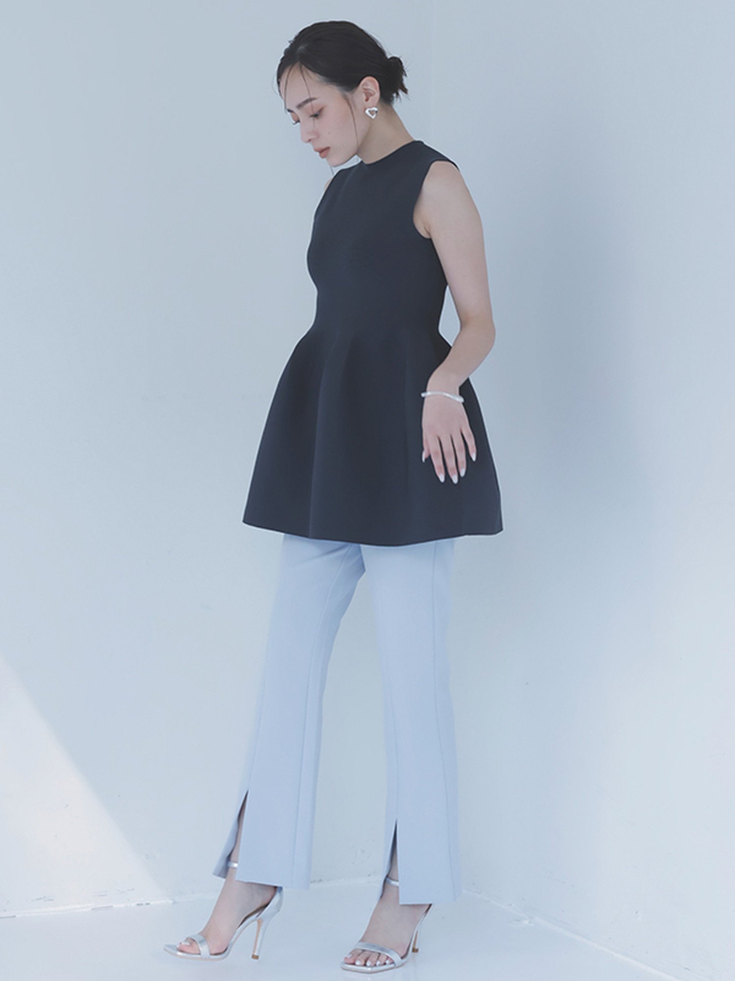 anuans｜ホールガーメントペプラムノースリーブニット | Rakuten