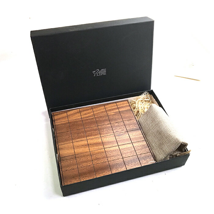 楽天市場】【送料無料】木と革で作った 36コマ リバーシ オセロ ゲーム