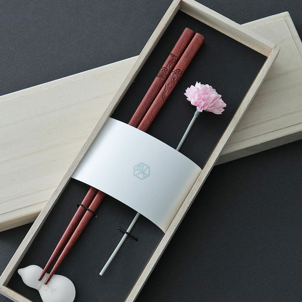 楽天市場】箸 ギフト お年賀 名入れ 桐箱入り 鶴亀 箸置き 箸セット 一