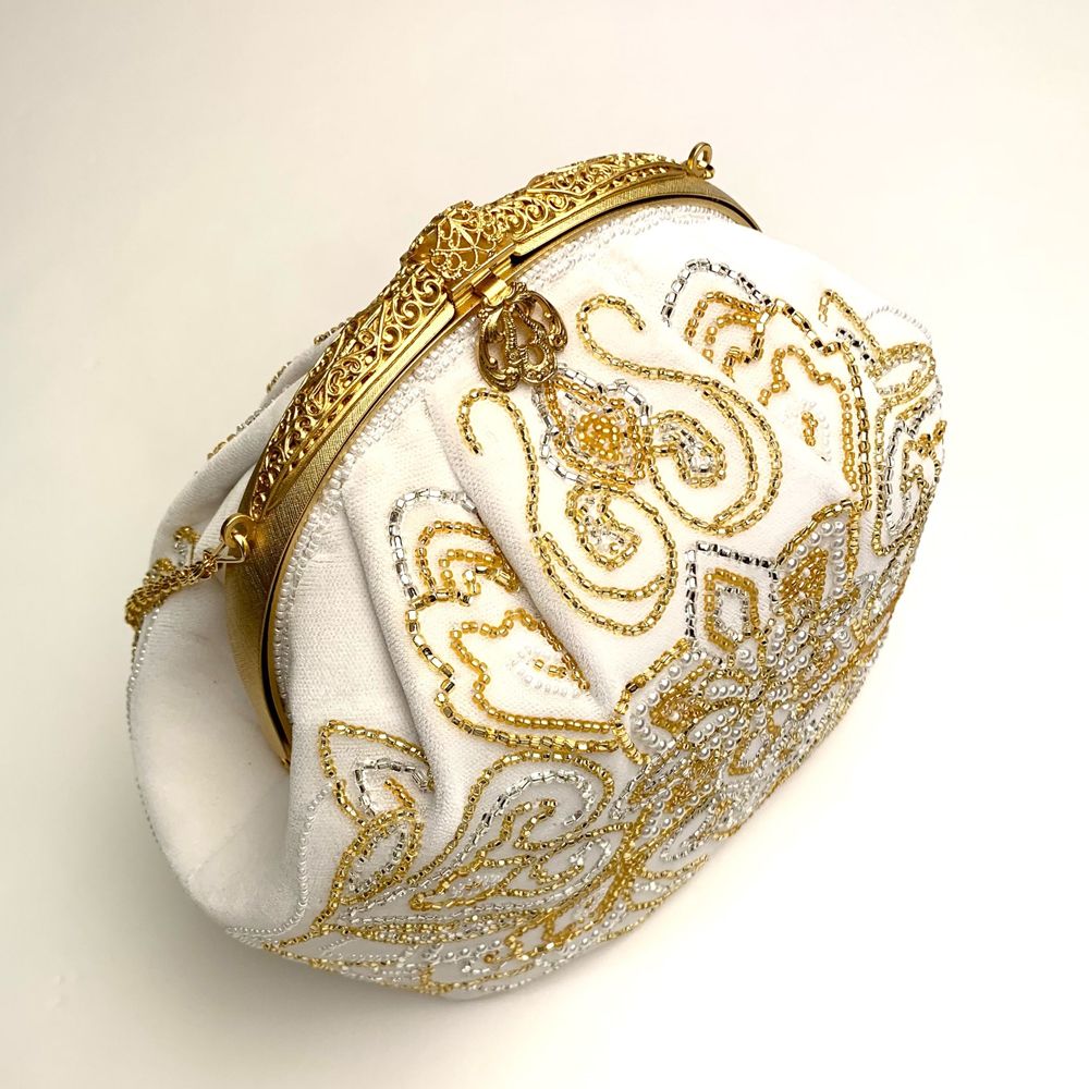 楽天市場】【3月1日限定 ポイント10倍】可憐なガラスビーズの丸形