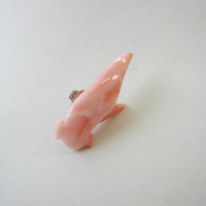 楽天市場】ピンク珊瑚 縁起の良いカモメの彫り ピンブローチ