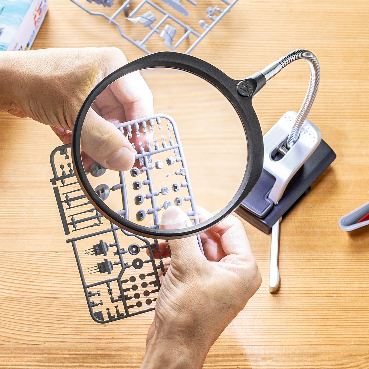 楽天市場】【楽天1位受賞】スタンドルーペ 拡大鏡 ライト付 クリップ付