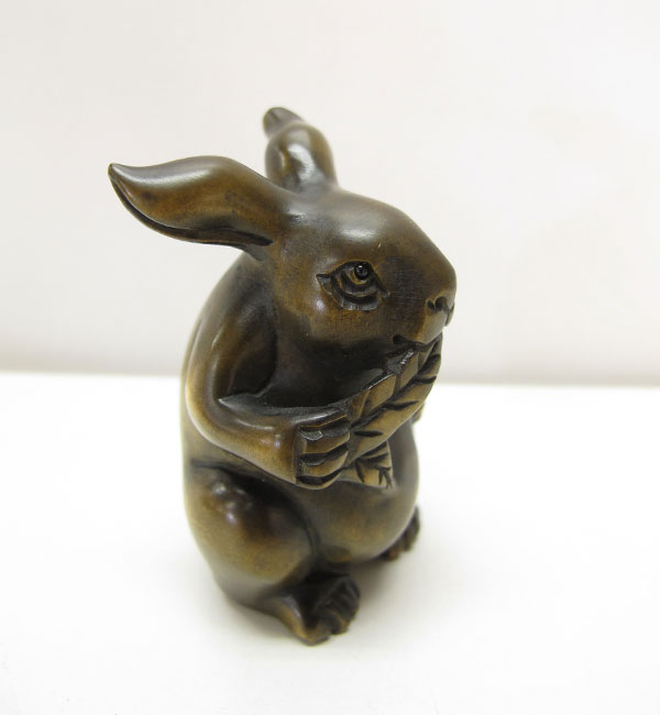 楽天市場】木彫り 根付 〜うさぎ〜一刀彫 / 素材：柘植 : 津山銘木有馬店