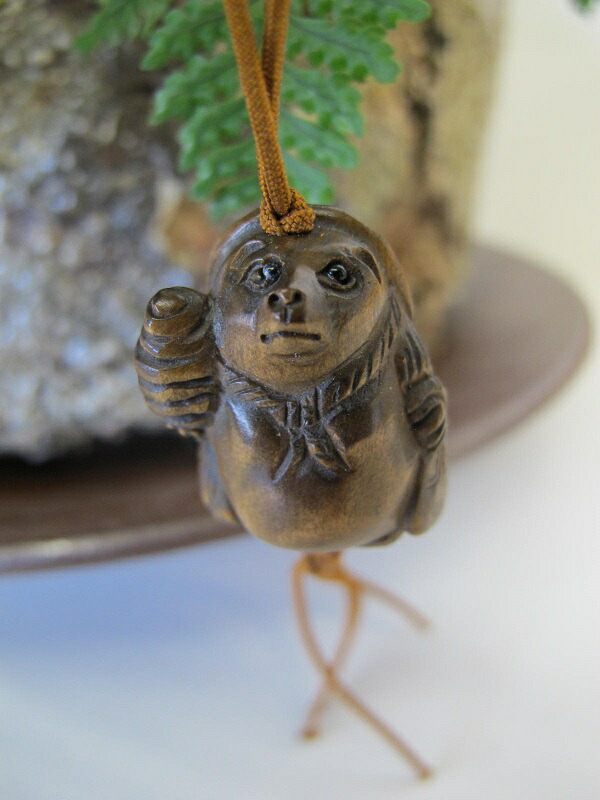 楽天市場】木彫り 根付 ストラップ〜たぬき〜一刀彫／材料：柘植