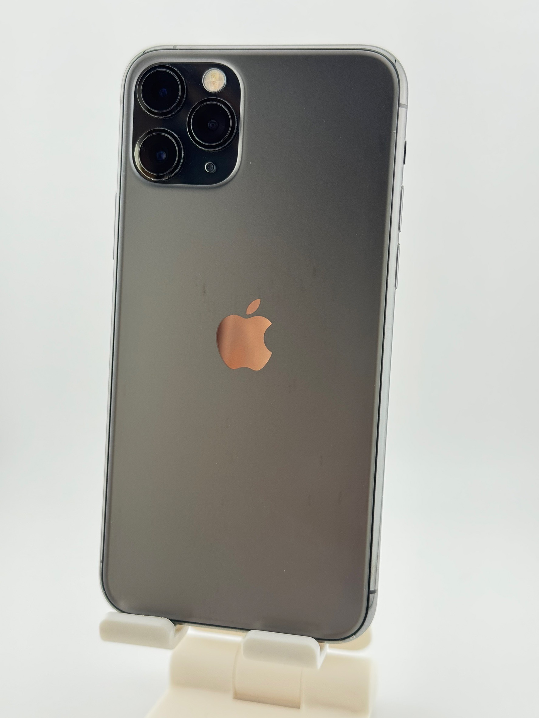 Apple iPhone 11 スペースグレー 本体 | カメラ音無し シャッター音