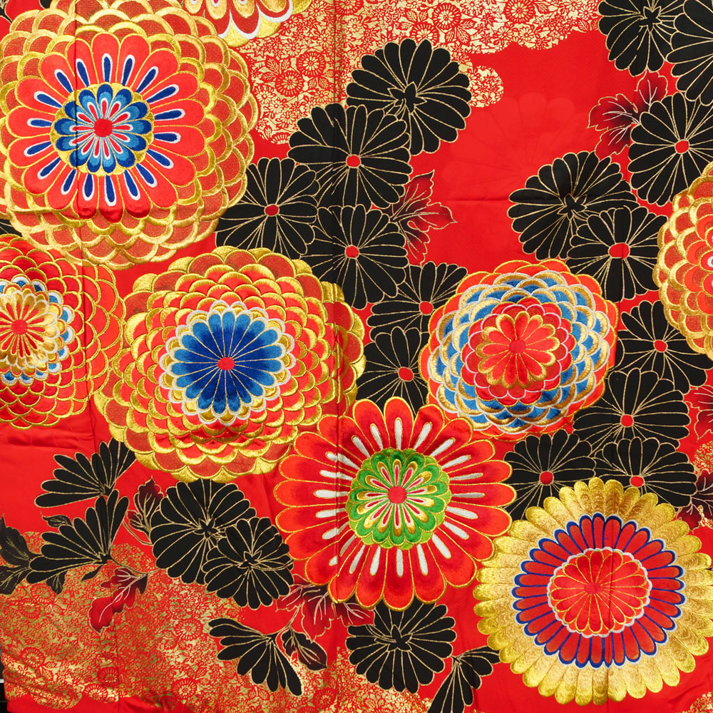 楽天市場】色打掛 踊り着物 雲取に菊花模様 刺繍 金箔 正絹 引き振袖 M