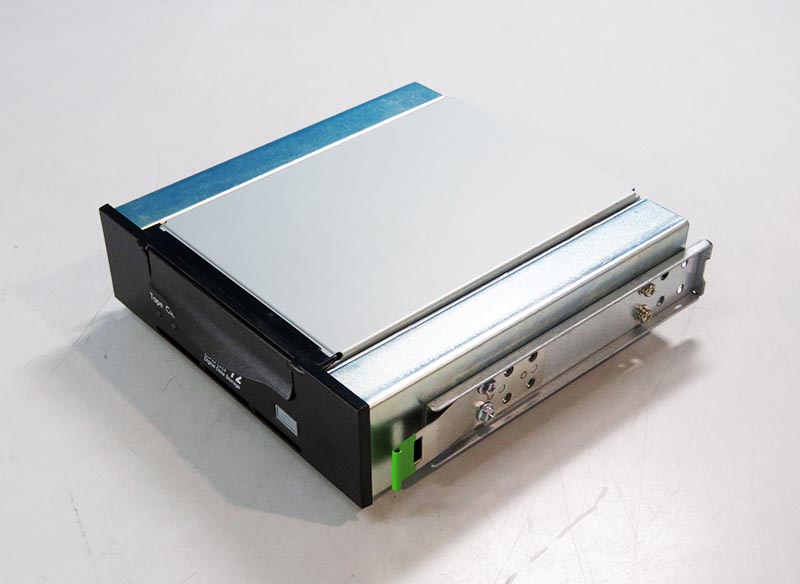 HP StorageWorksQ1523B 外付け型テープドライブ DAT72 Ubuntu24.04