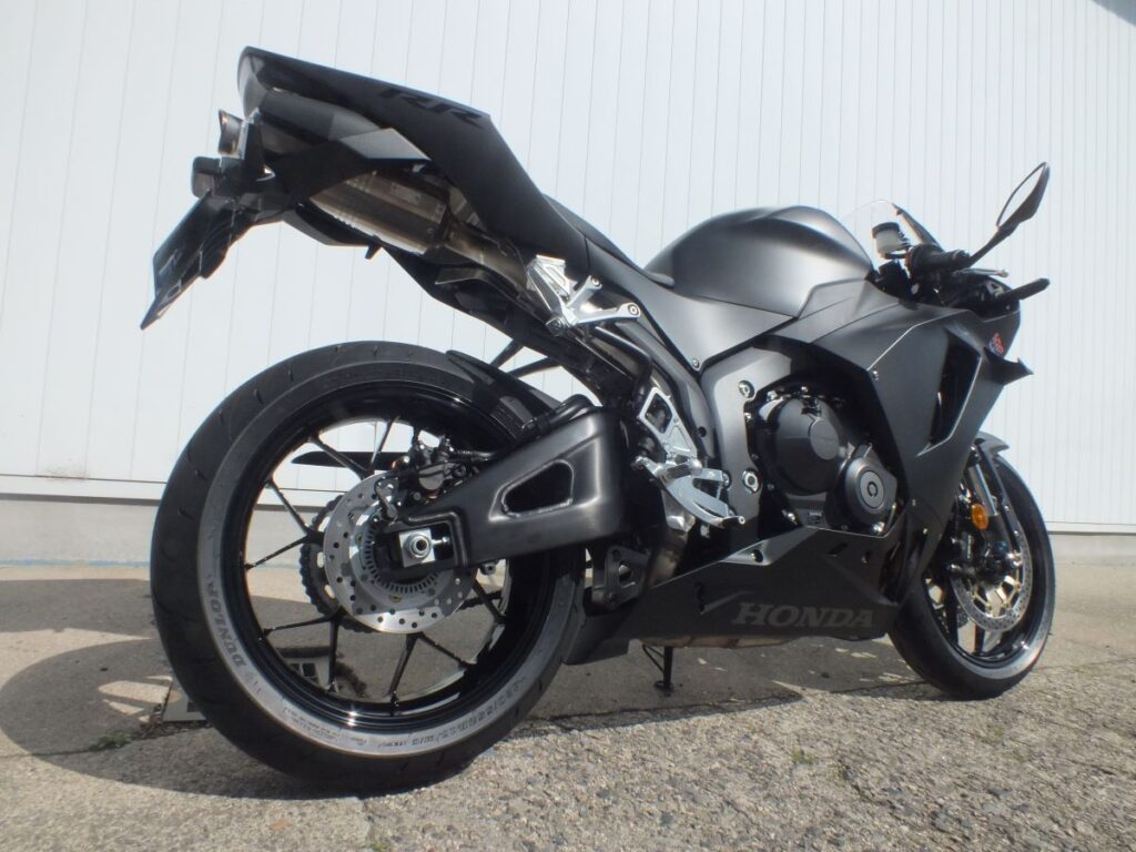 2024年モデル】 CBR600RR (8BL-PC40) 対応商品情報 マフラー発売開始