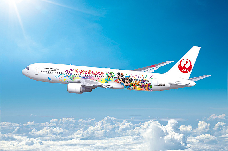 JAL、東京ディズニーリゾート35周年記念特別塗装機「JAL セレブ