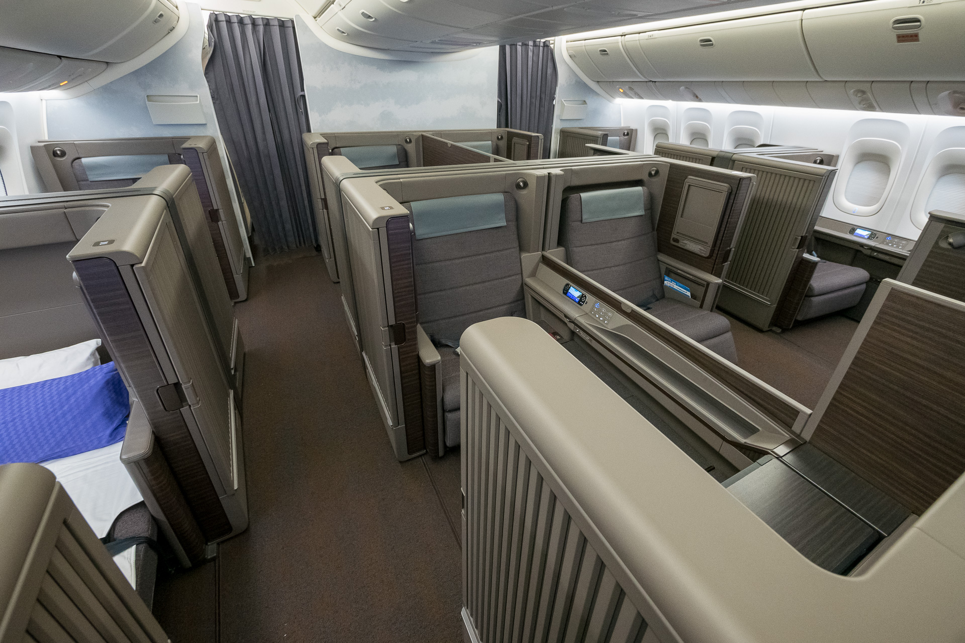 ANA、新シートのボーイング 777-300ER型機、東京～ニューヨーク線就航