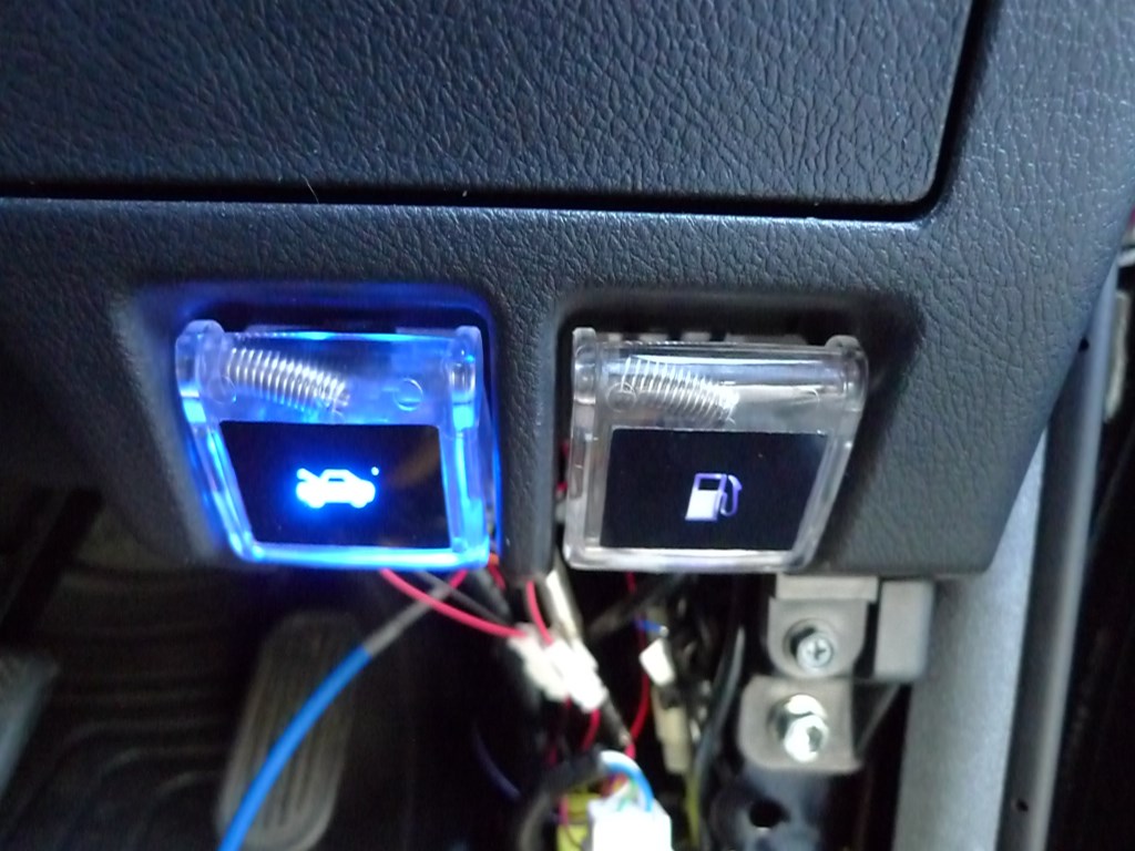 20系アルファードのスライドドアポチガースイッチ取付と他持ち込み