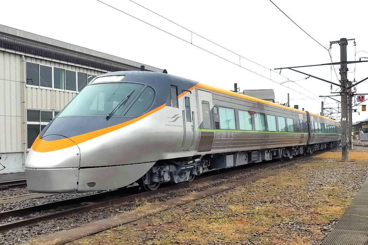 新車並み、いや新車以上!? JR四国の“顔”8000系特急リニューアル 雰囲気