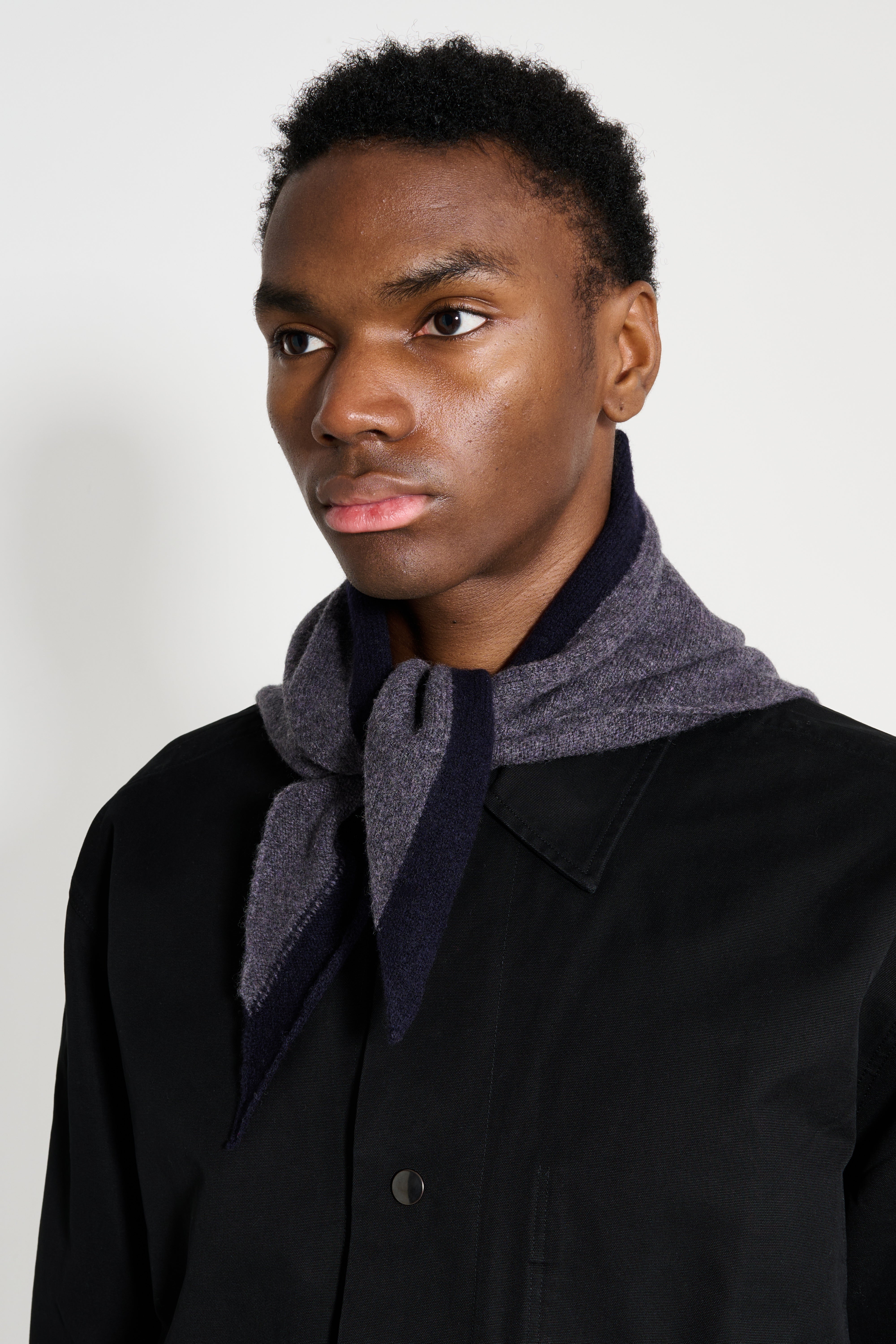 Margaret Howell MHL Tipped Scout Scarf Lambswool Grey / Ink – Très